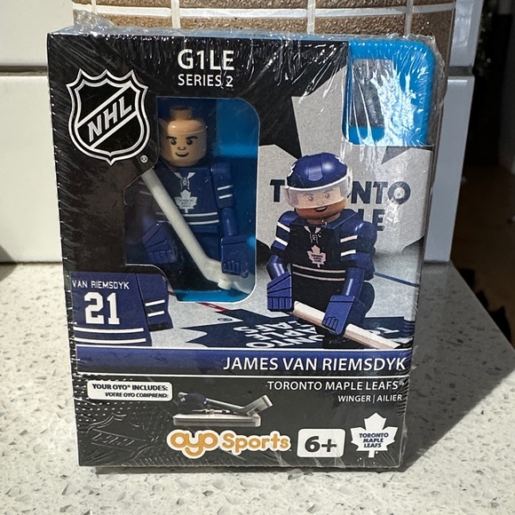Toronto Maple Leafs James van Riemsdyk Oyo Sports Minifigure - Picture 1 of 4